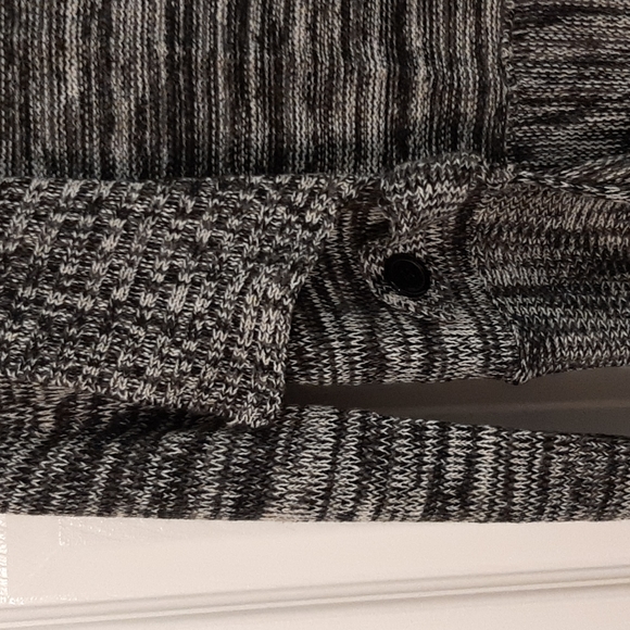 Black and White Open Knitted Cardigan - Picture 4 of 5